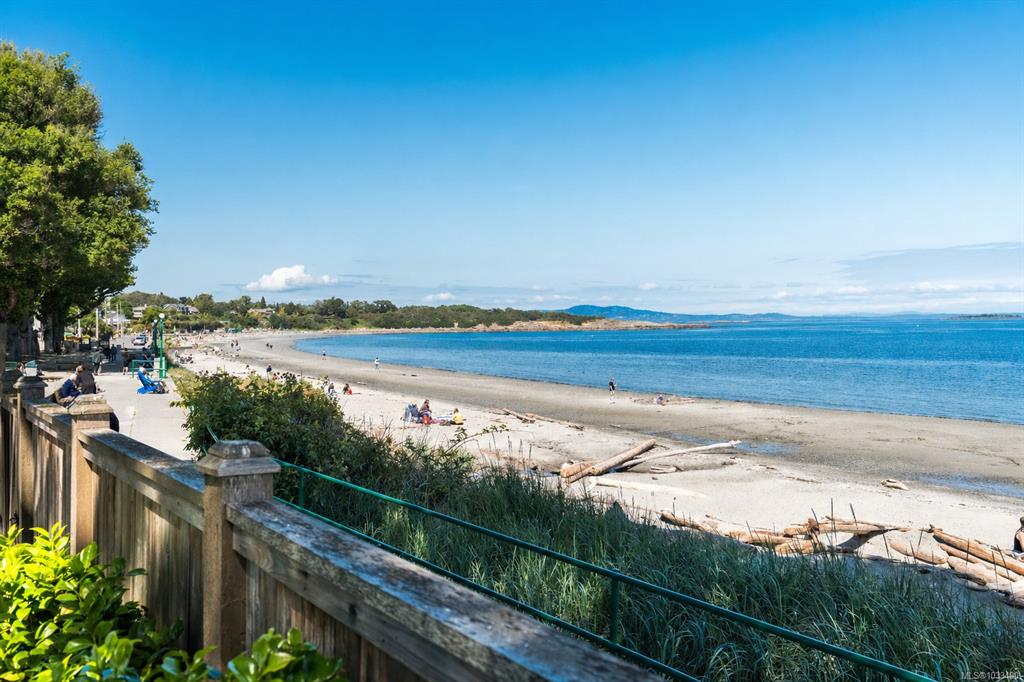 Third View of 2170 Esplanade, Oak Bay, BC, V8R 2W1