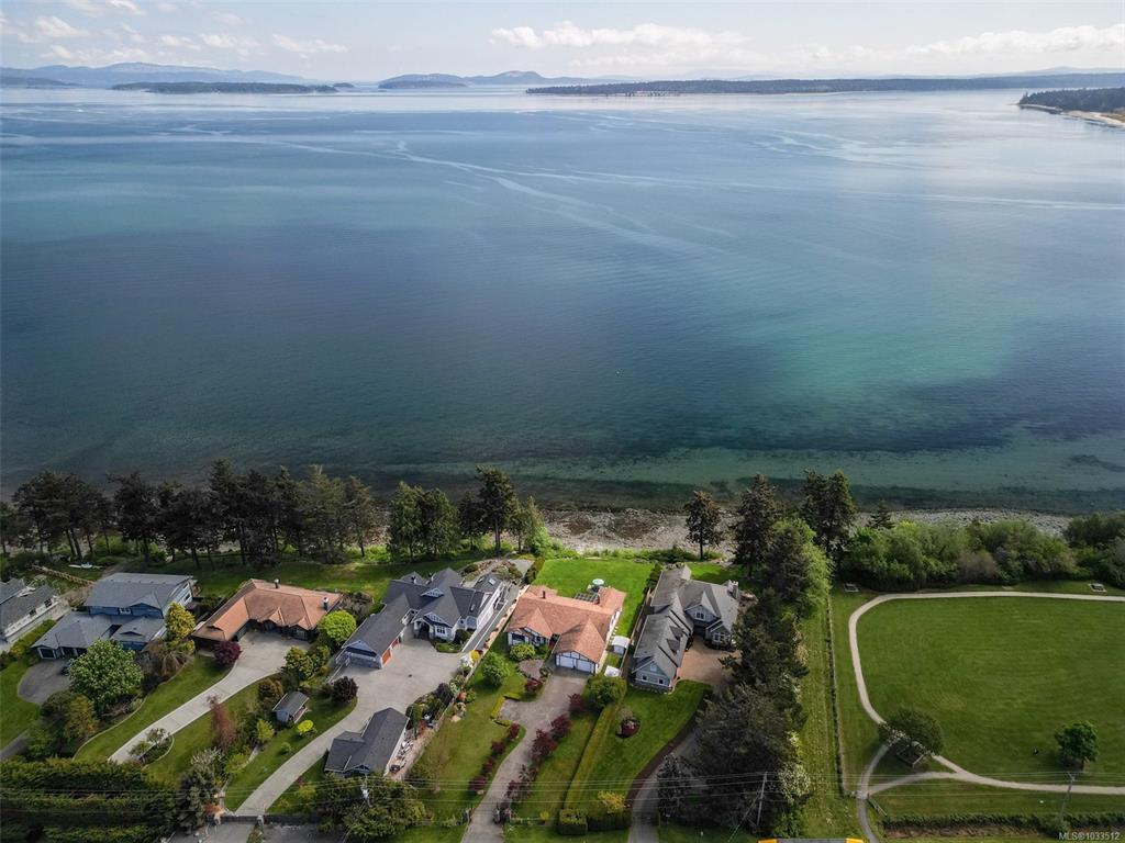 MLS® listing #31131615 for sale located at 8877 Lochside Dr