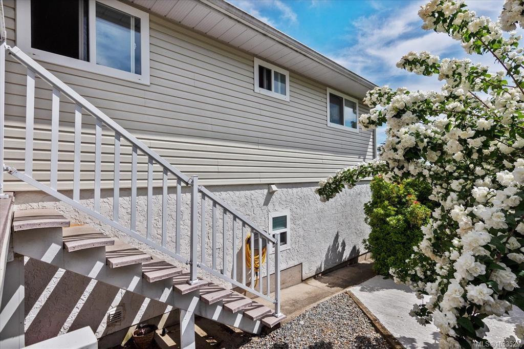 Fifth View of 549 Weber St, Nanaimo, BC, V9R 5S1