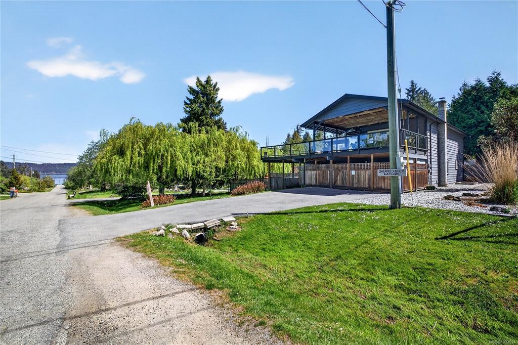 215 Maliview Dr, 1033524, BC,