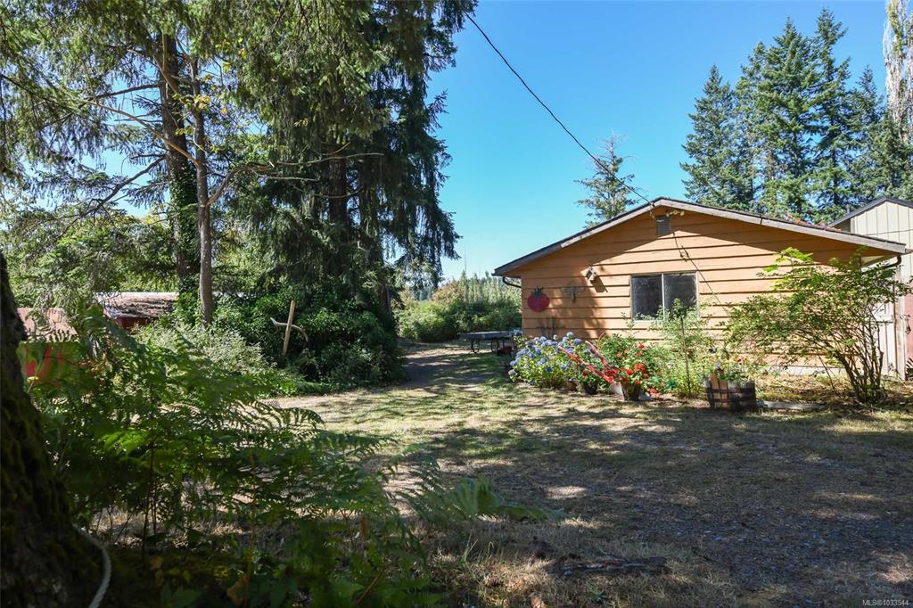 5835 Island Hwy N, 1033544, BC,