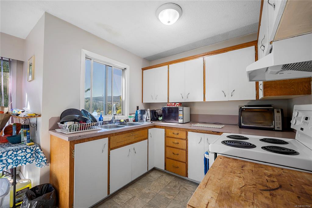 Third View of 1575 Townsite Rd, Nanaimo, BC, V9S 1M9