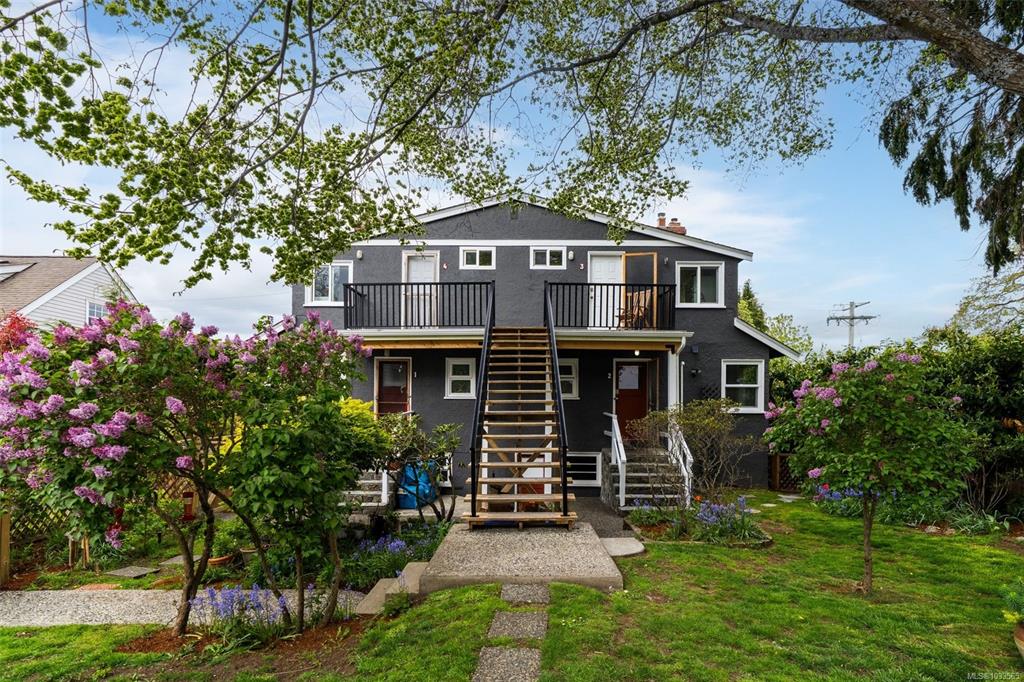 Third View of 239 St Andrews St, Victoria, BC, V8V 2N1