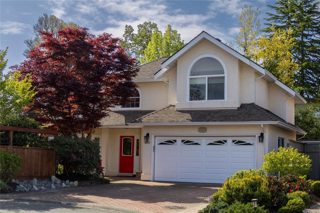 Second View of 1660 Hampshire Rd, Oak Bay, BC, V8R 1G1