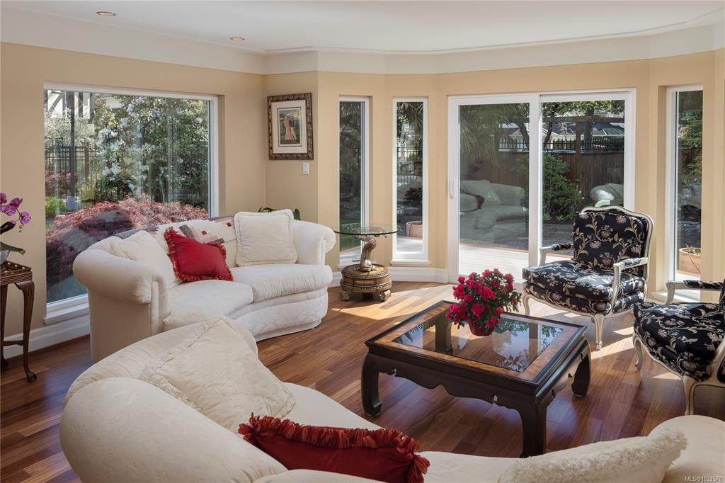 Third View of 1660 Hampshire Rd, Oak Bay, BC, V8R 1G1