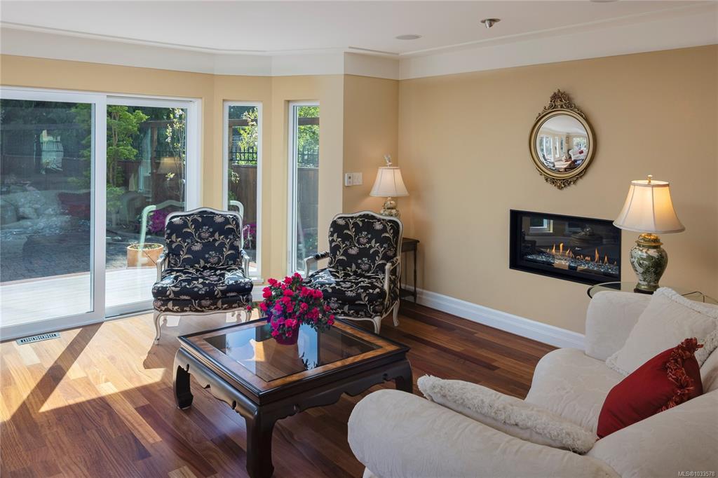 Fourth View of 1660 Hampshire Rd, Oak Bay, BC, V8R 1G1