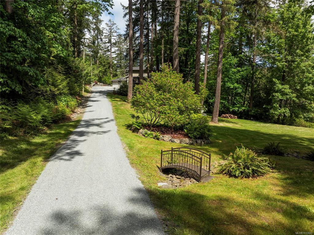 Fourth View of 376 Viaduct Ave W, Saanich, BC, V9E 2B6