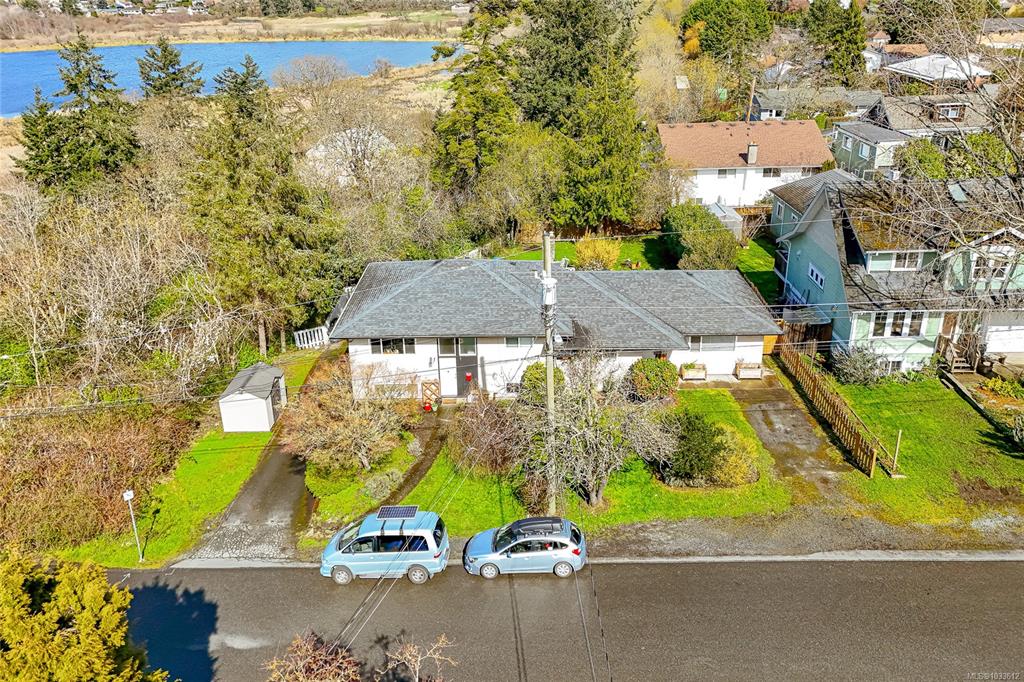 Third View of 820 822 Leslie Dr, Saanich, BC, V8X 2Y4