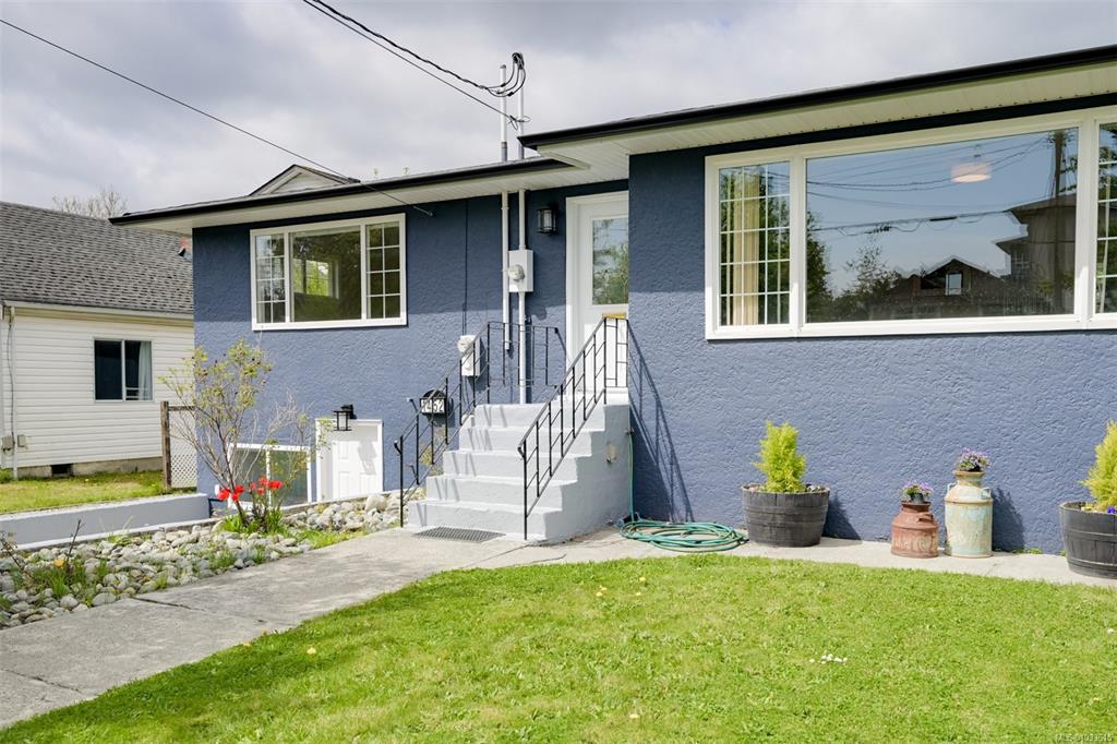 Third View of 1452 Westall Ave, Victoria, BC, V8T 2G5