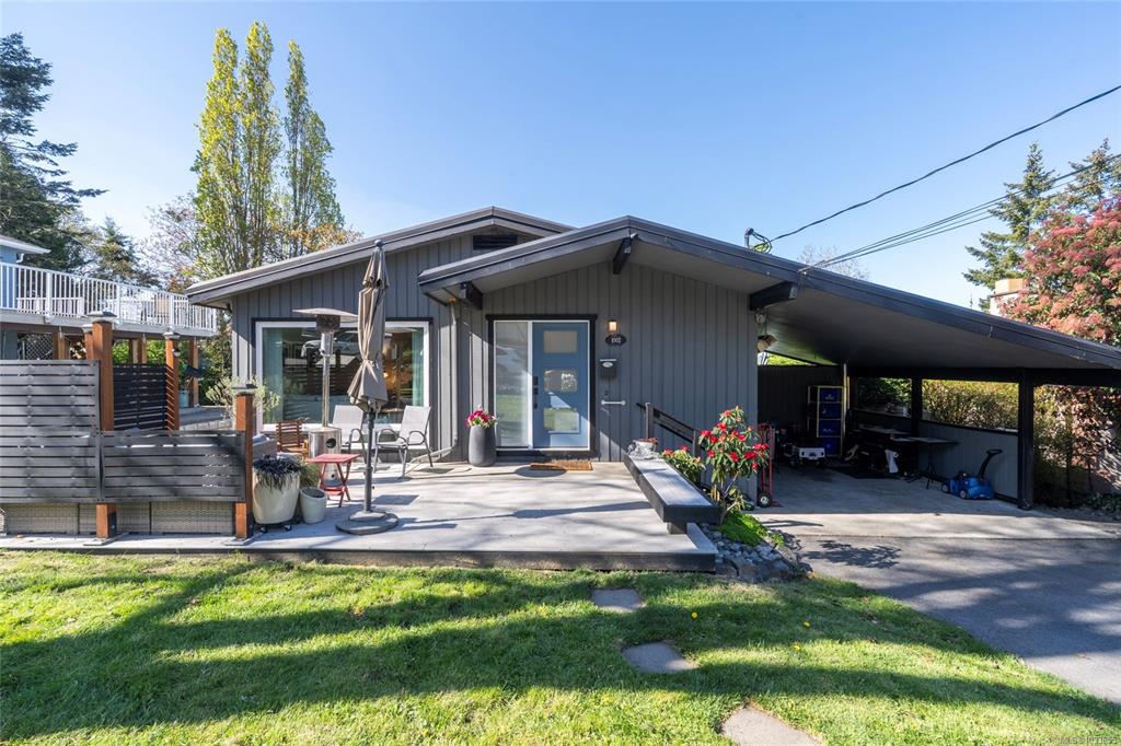Second View of 1002 Karen Cres, Saanich, BC, V8X 3C6