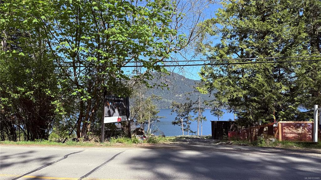 Fifth View of 760 Lands End Rd, North Saanich, BC, V8L 5K9