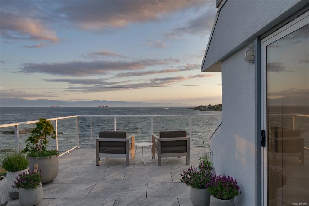 554 Beach Dr, 1033666, BC,