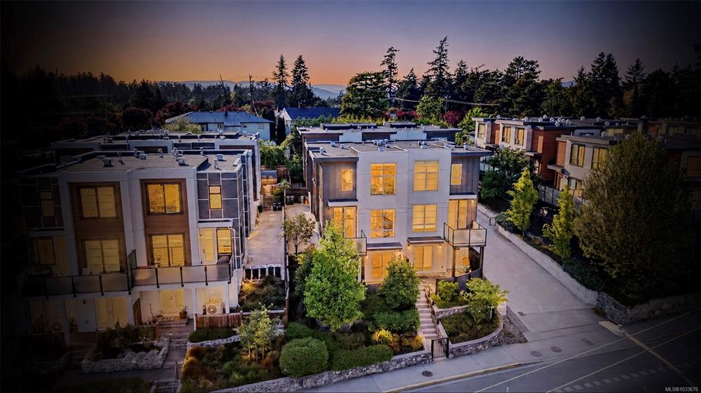 Second View of 1052 Tillicum Rd, Park Pointe, Esquimalt, BC, V9A 2A3