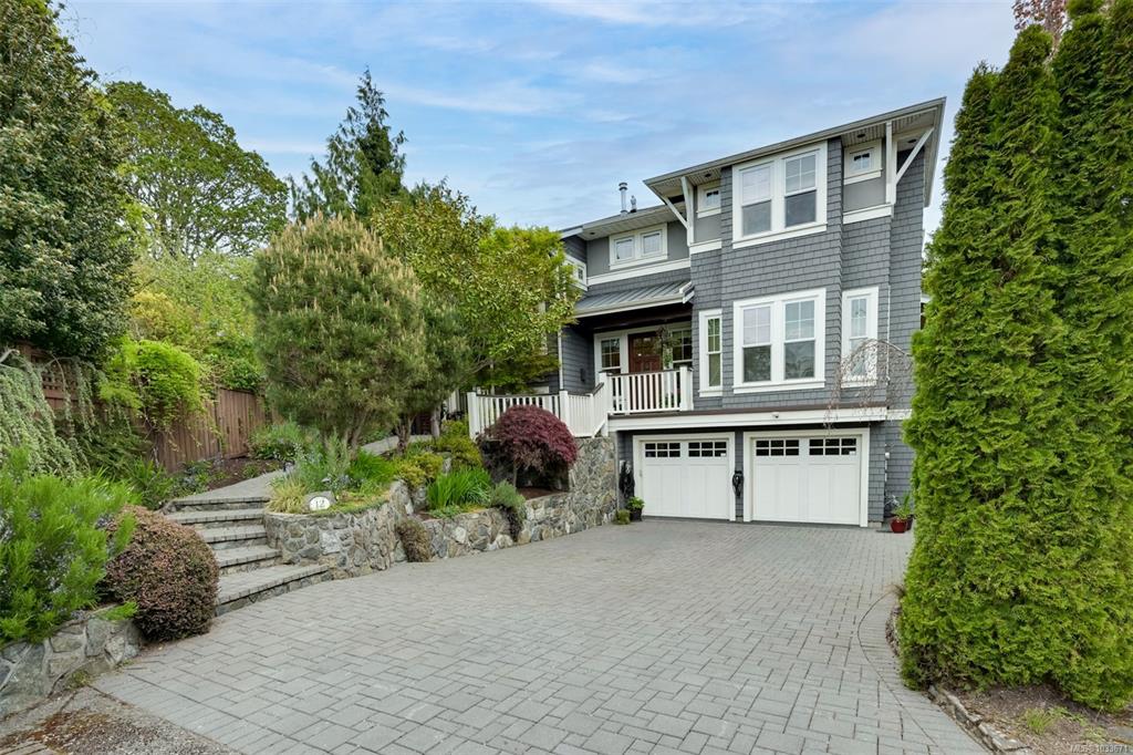 Second View of 12 Briar Pl, Victoria, BC, V8S 3J5