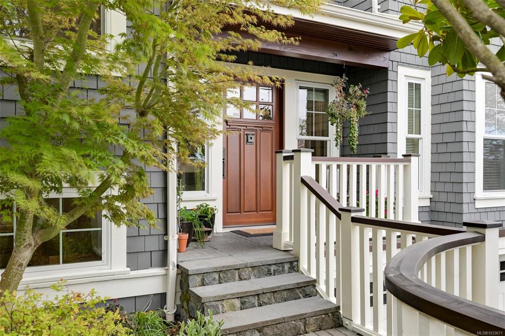 Fourth View of 12 Briar Pl, Victoria, BC, V8S 3J5