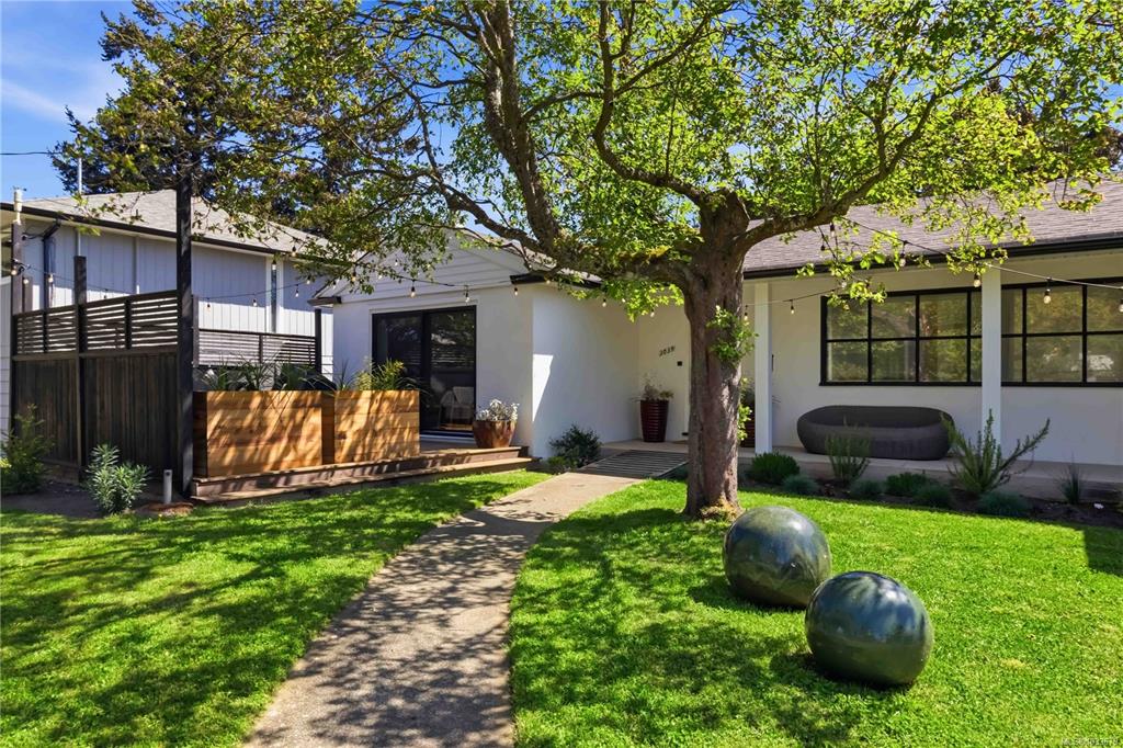 Third View of 3039 Balfour Ave, Victoria, BC, V9A 1R7