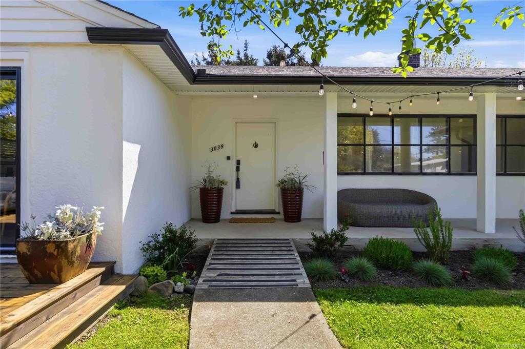 Fifth View of 3039 Balfour Ave, Victoria, BC, V9A 1R7