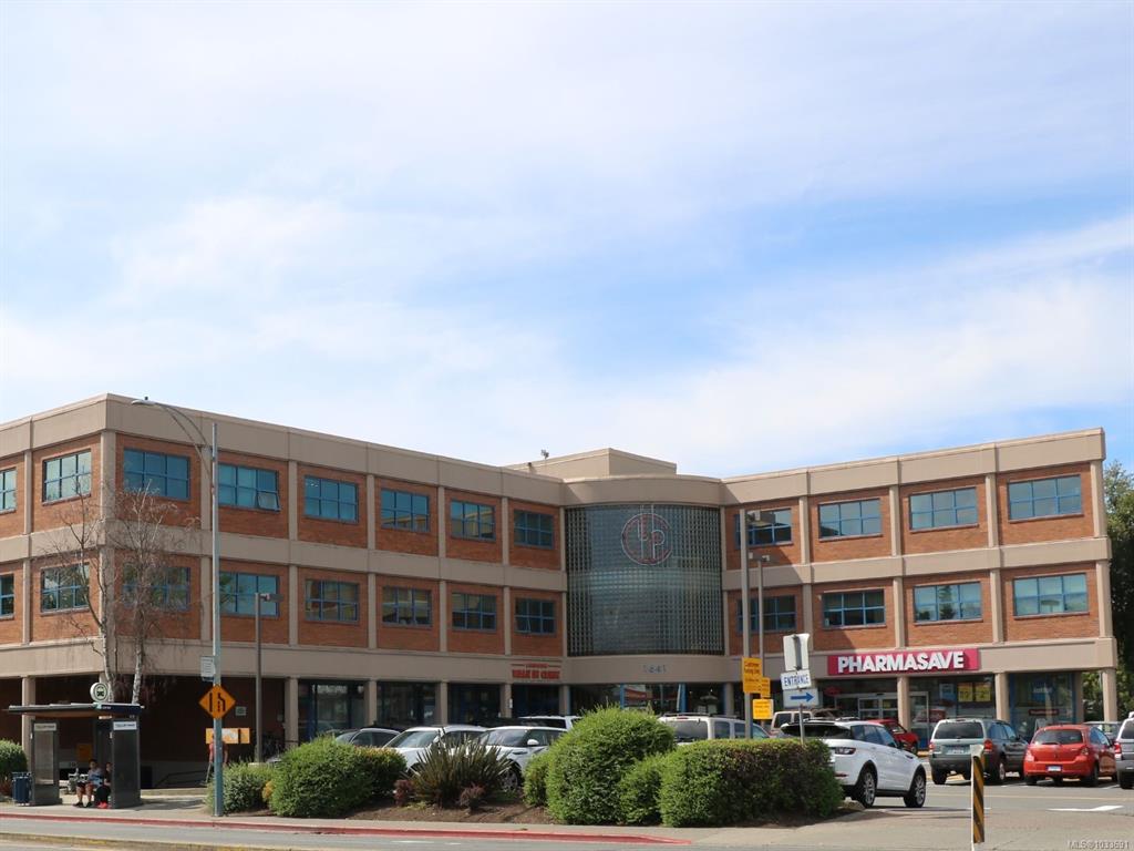 MLS® listing #31144818 for sale located at 1641 Hillside Ave