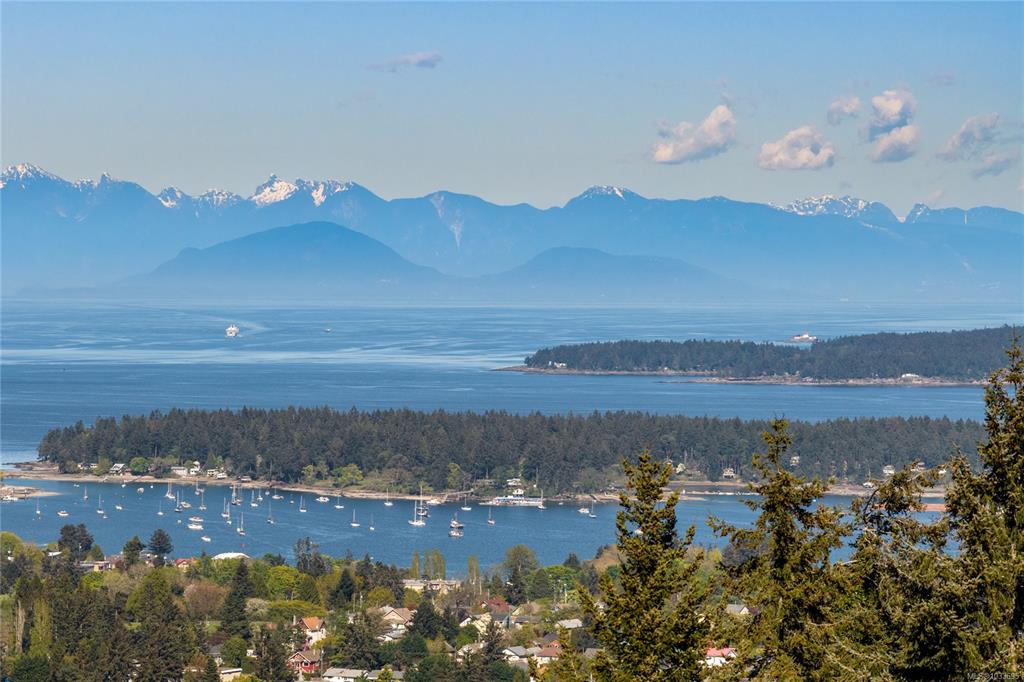 Second View of 1089 College Dr, Nanaimo, BC, V9R 5X3