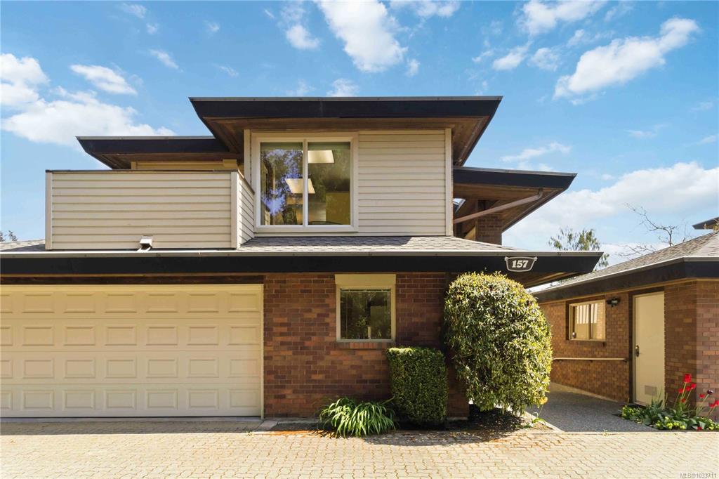 Fifth View of 2345 Cedar Hill Cross Rd, Uplands Estates, Oak Bay, BC, V8P 5M8