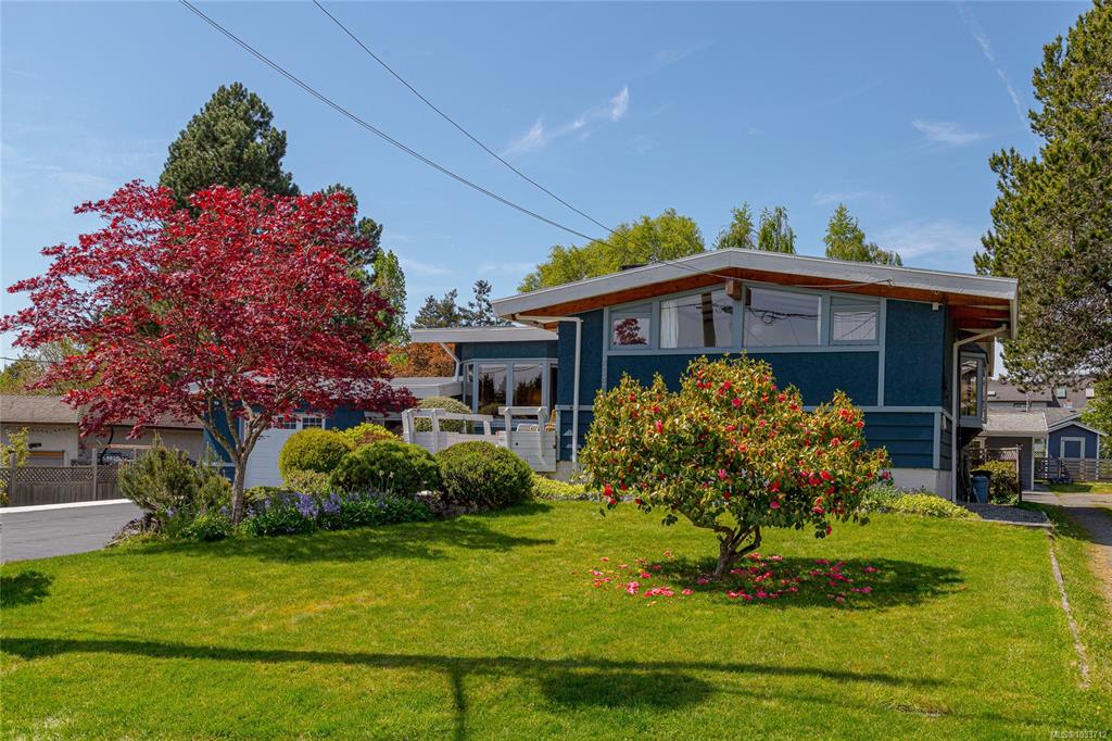 Third View of 4348 Harder Rd, Saanich, BC, V8Z 5L4