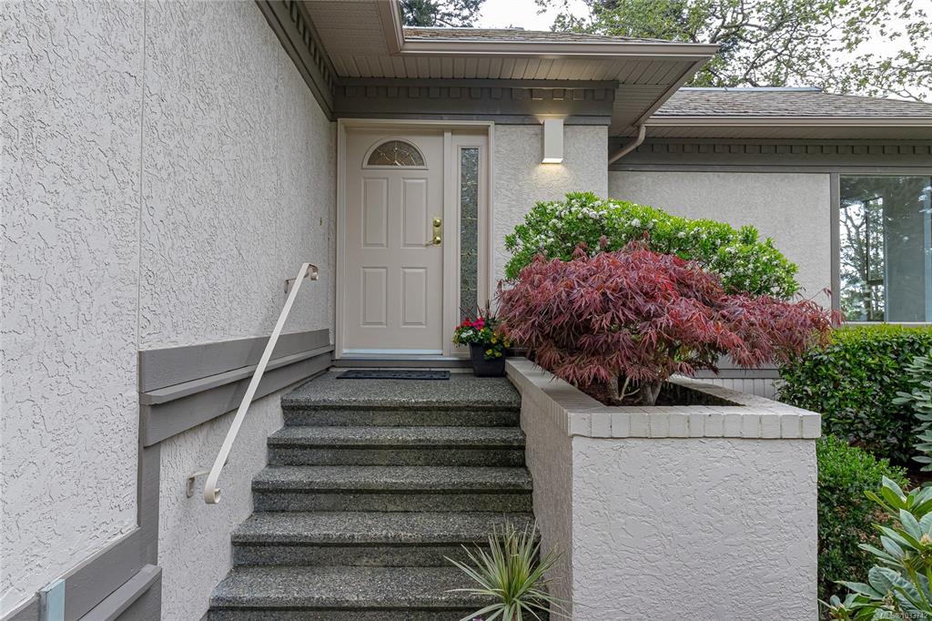 Fifth View of 4300 Stoneywood Lane, Windemere Ridge, Saanich, BC, V8X 5A5