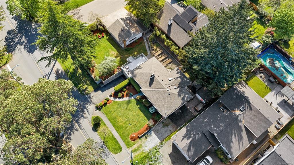 Fourth View of 4474 Torquay Dr, Saanich, BC, V8N 3L5