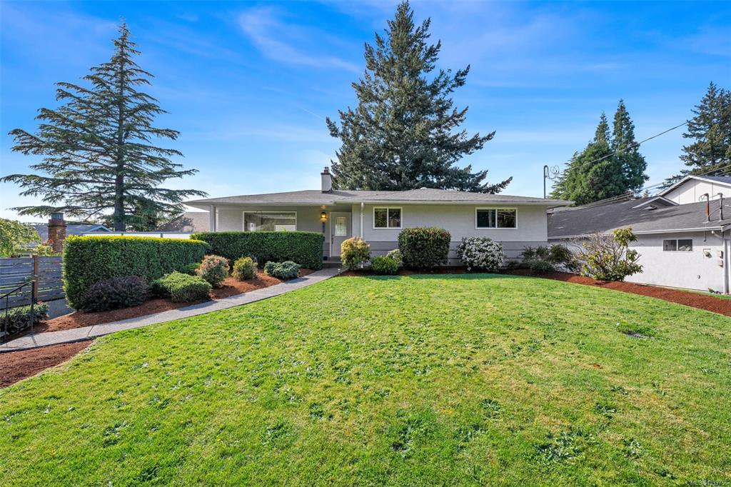 Fifth View of 4474 Torquay Dr, Saanich, BC, V8N 3L5