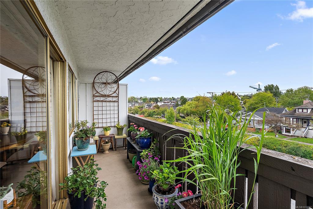 964 Heywood Ave, 1033757, BC,