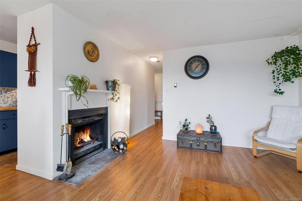 Fifth View of 1745 Leighton Rd, Victoria, BC, V8R 6R6