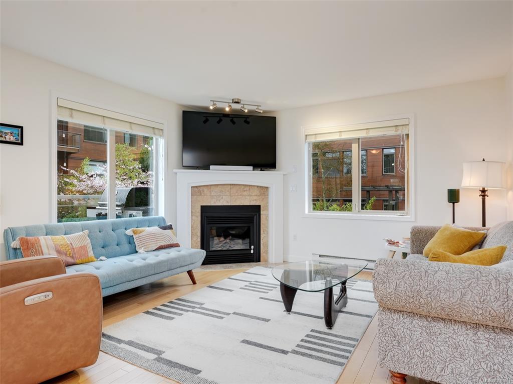 Third View of 1687 Poplar Ave, Saanich, BC, V8P 4K5