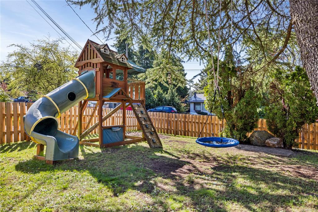 Fifth View of 3932 Macisaac Dr, Nanaimo, BC, V9T 2V3