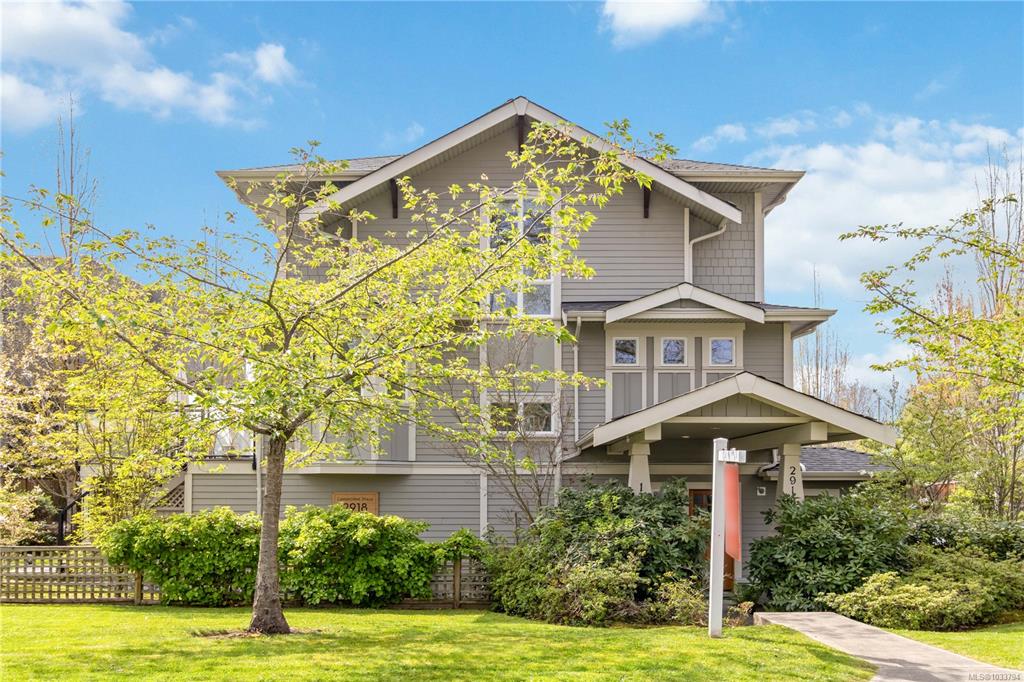 Second View of 2918 Shelbourne St, Lansdowne Walk, Victoria, BC, V8R 4M6