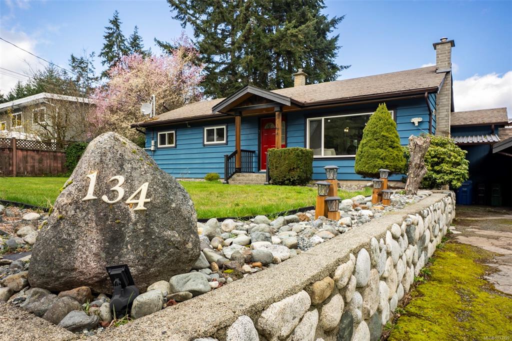 Second View of 134 Roberta Rd W, Nanaimo, BC, V9X 1A2