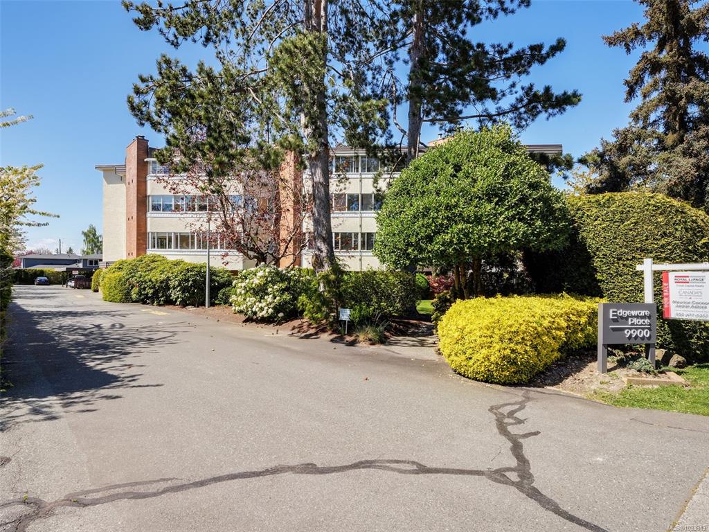 Second View of 9900 Fifth St, Sidney, BC, V8L 2X3