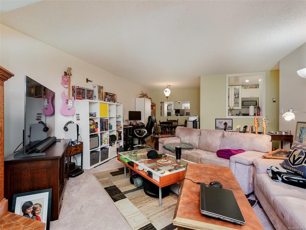Fifth View of 9900 Fifth St, Sidney, BC, V8L 2X3