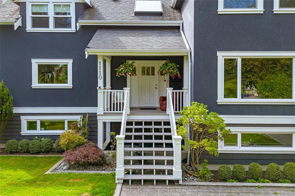 Third View of 1110 Newport Ave, Oak Bay, BC, V8S 5E4