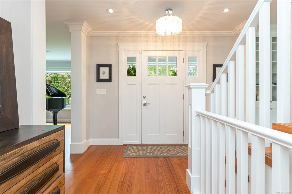 Fifth View of 1110 Newport Ave, Oak Bay, BC, V8S 5E4