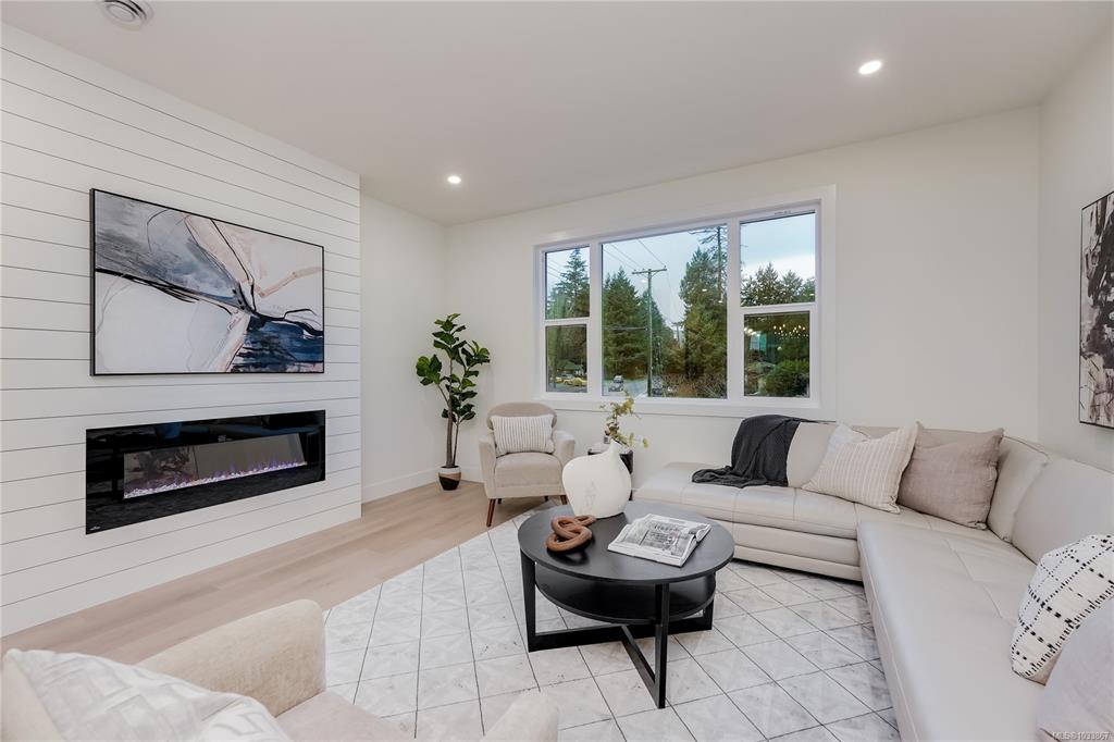 960 Jenkins Ave, 1033867, BC,