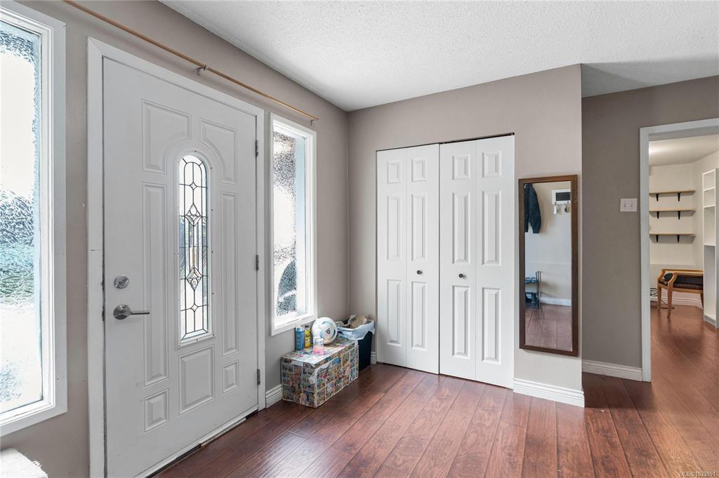 Fourth View of 1768 Angola Pl, Saanich, BC, V8N 4S6