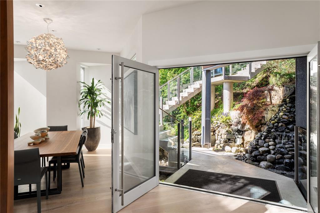 Third View of 5039 Cordova Bay Rd, Saanich, BC, V8Y 2K1