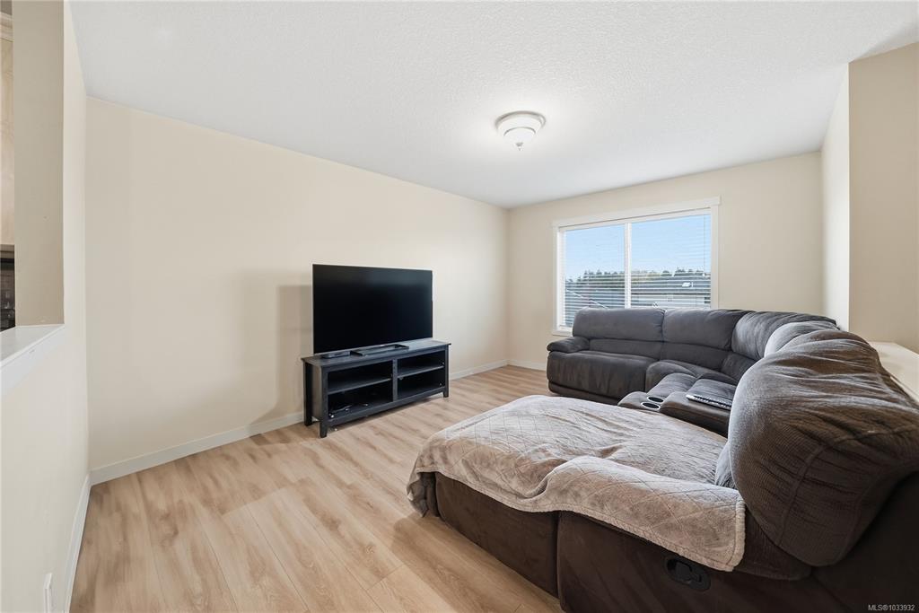 Third View of 6085 Clayburn Pl, Nanaimo, BC, V9V 1M6