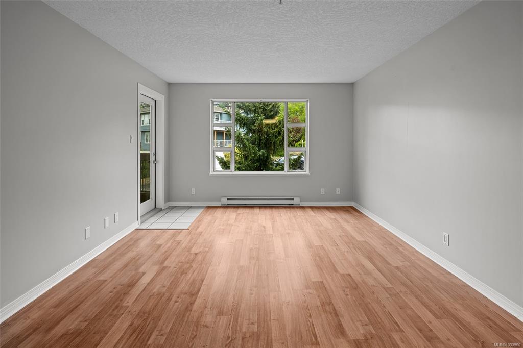 Fifth View of 799 Blackberry Rd, The Rainbow, Saanich, BC, V8X 5J3