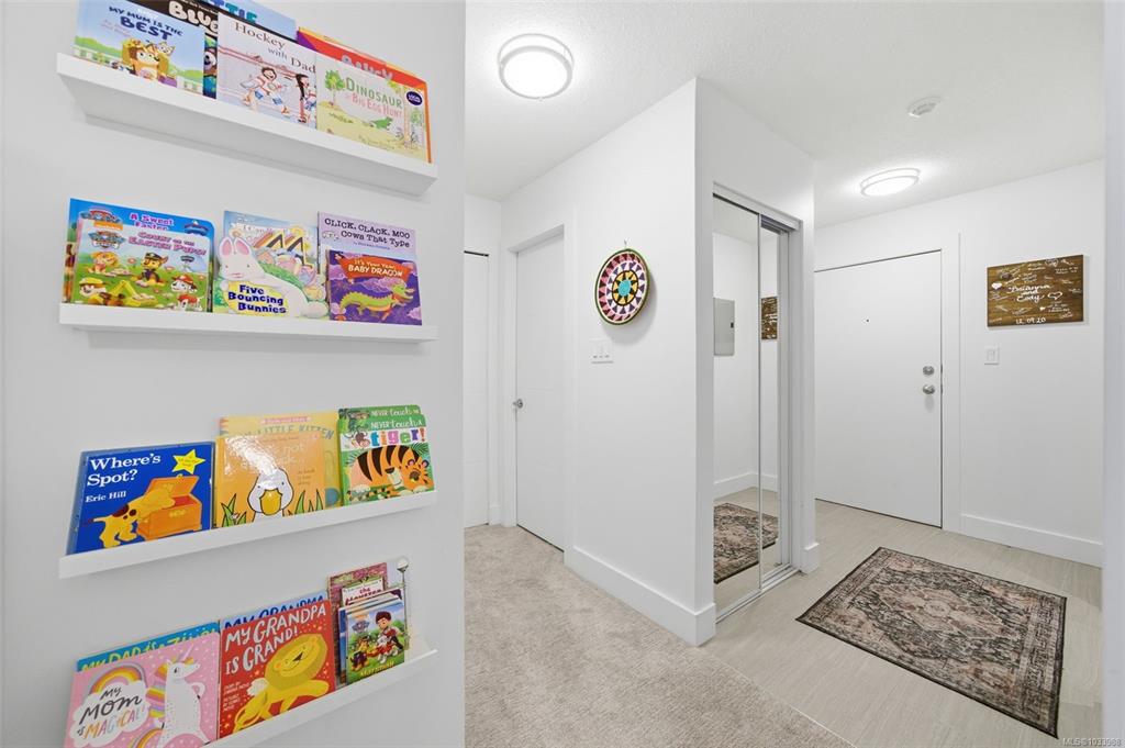 Fourth View of 3252 Glasgow Ave, Saanich, BC, V8X 1M2