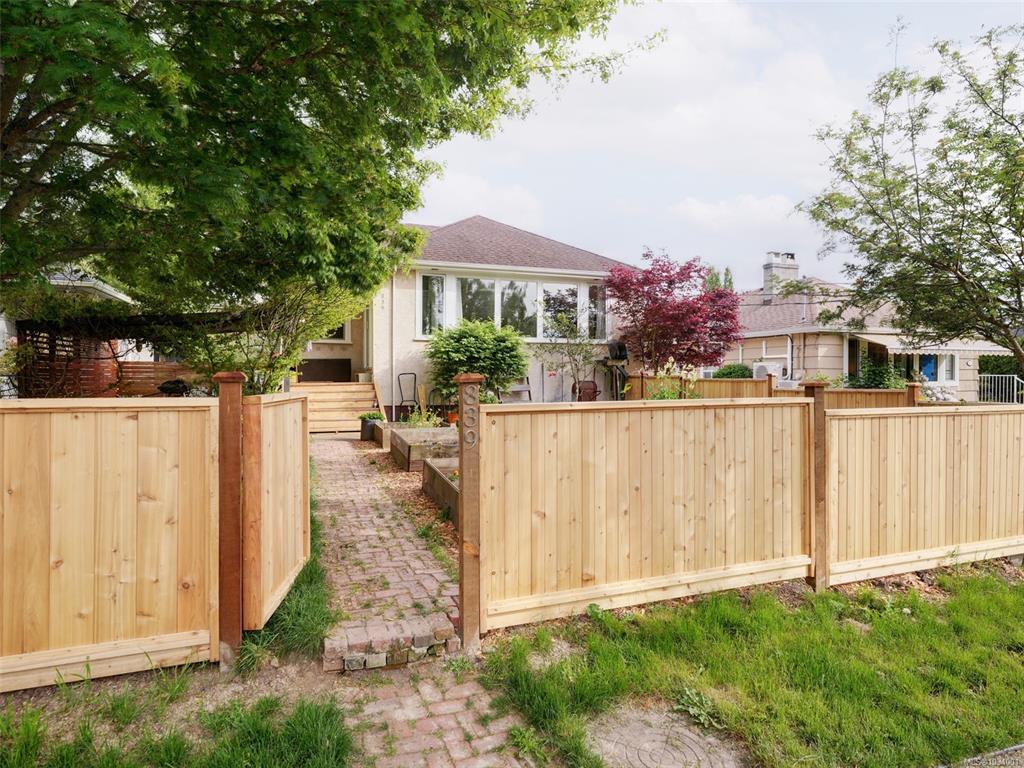 839 Villance St, 1034001, BC,