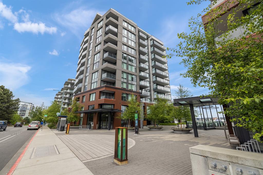 369 Tyee Rd, 1034020, BC,