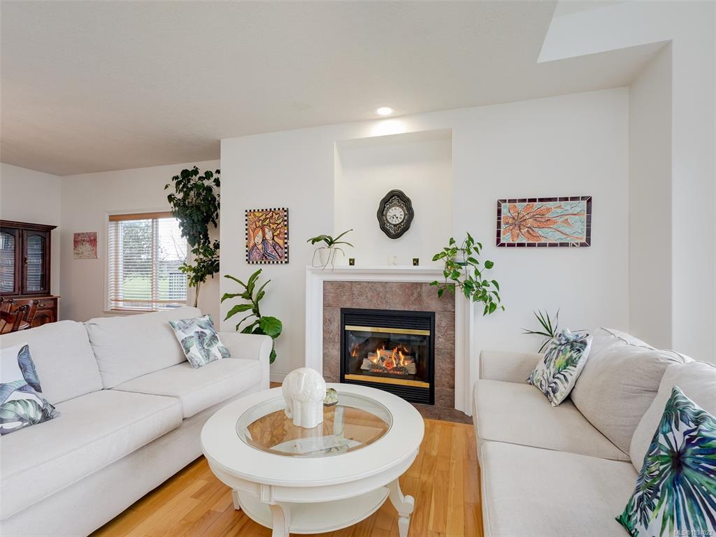 Fourth View of 4205 Oakview Pl, Saanich, BC, V8N 6M7