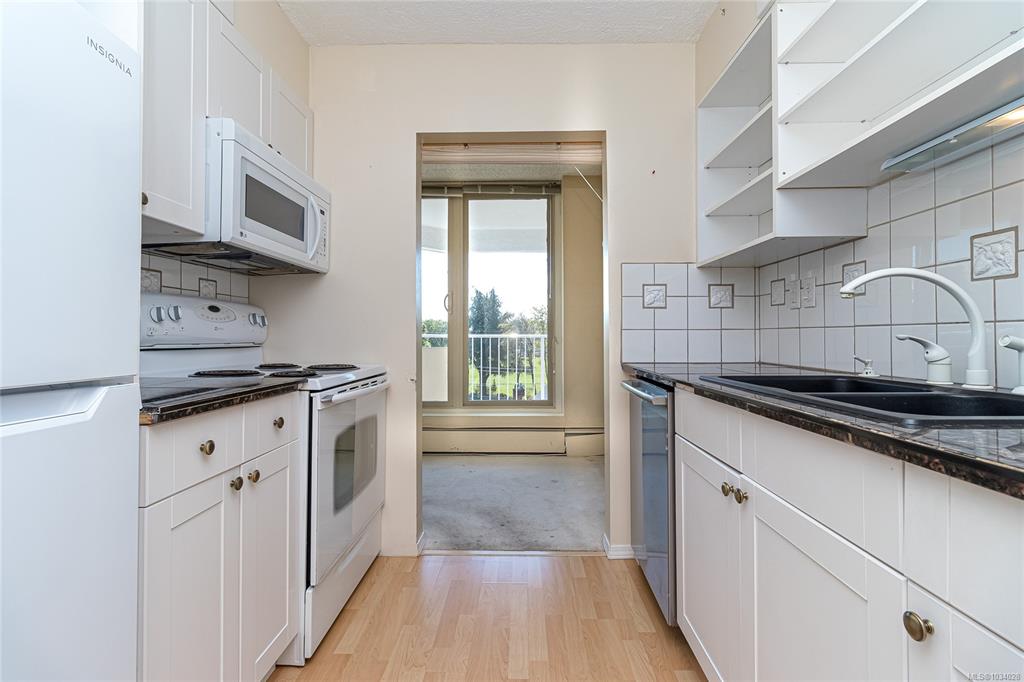 Fifth View of 1148 Goodwin St, Goodwin Manor, Oak Bay, BC, V8S 5H2