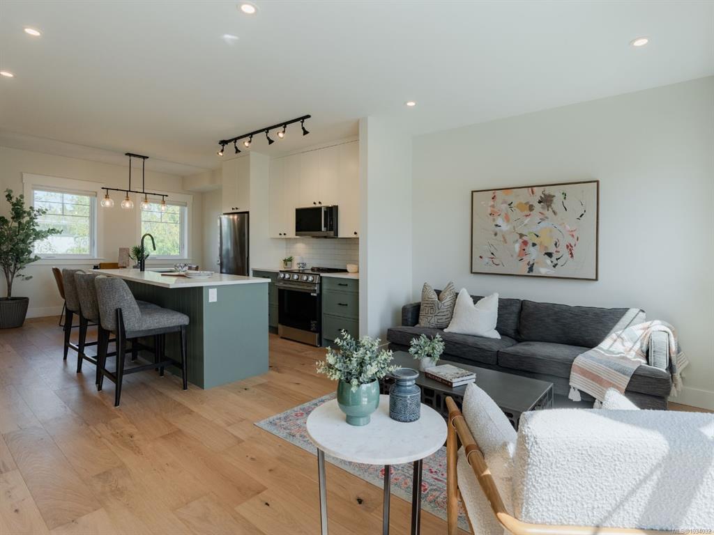 Third View of 1830 Allenby Rd, Victoria, BC, V8R 3B7