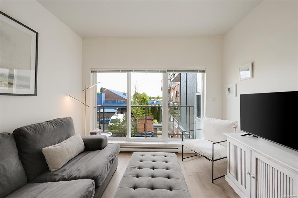 Fifth View of 1550 Church Ave, The Gardens, Saanich, BC, V8P 2H1